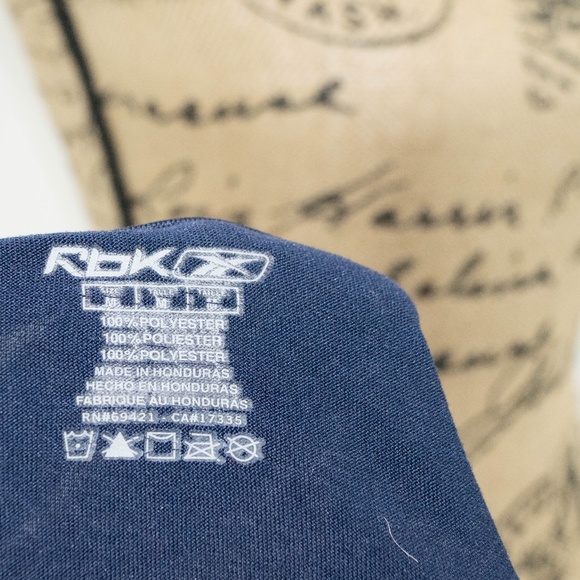 Women's Tennessee Titans T-Shirt- Reebok - Picture 5 of 5